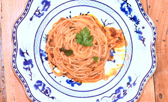 Spaghetti alle acciughe e olive2